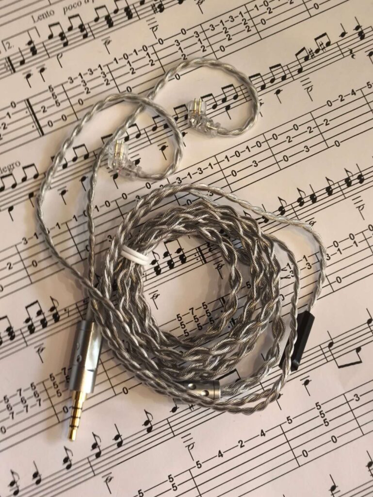 divisi mic main